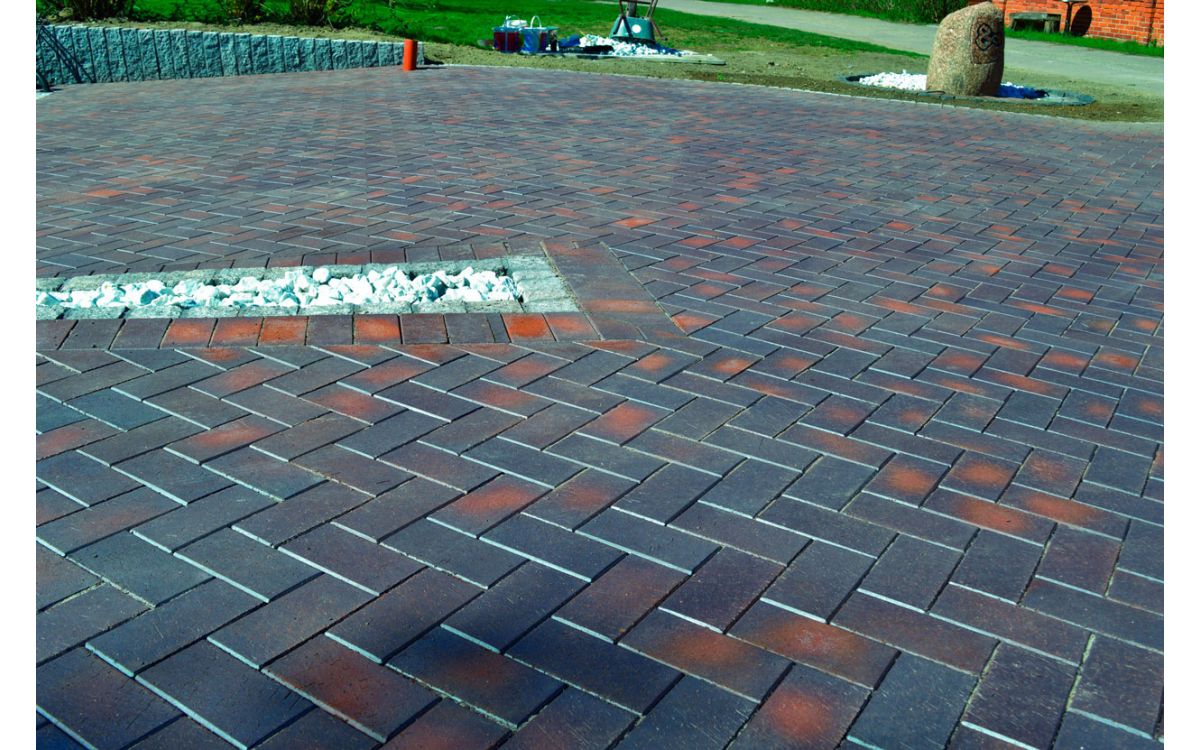 Тротуарная клинкерная брусчатка Vandersanden Calau 52 красно-синяя 200*100*52 мм